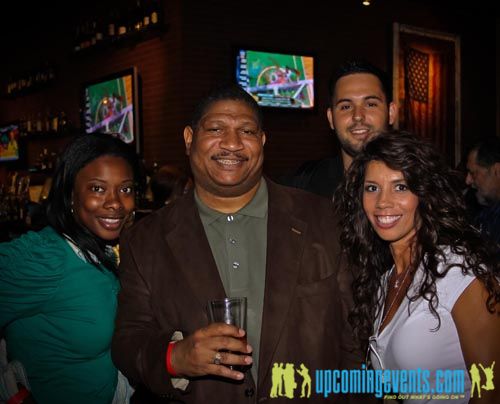 Photo from NYEphilly.com Open Bar @ Public House